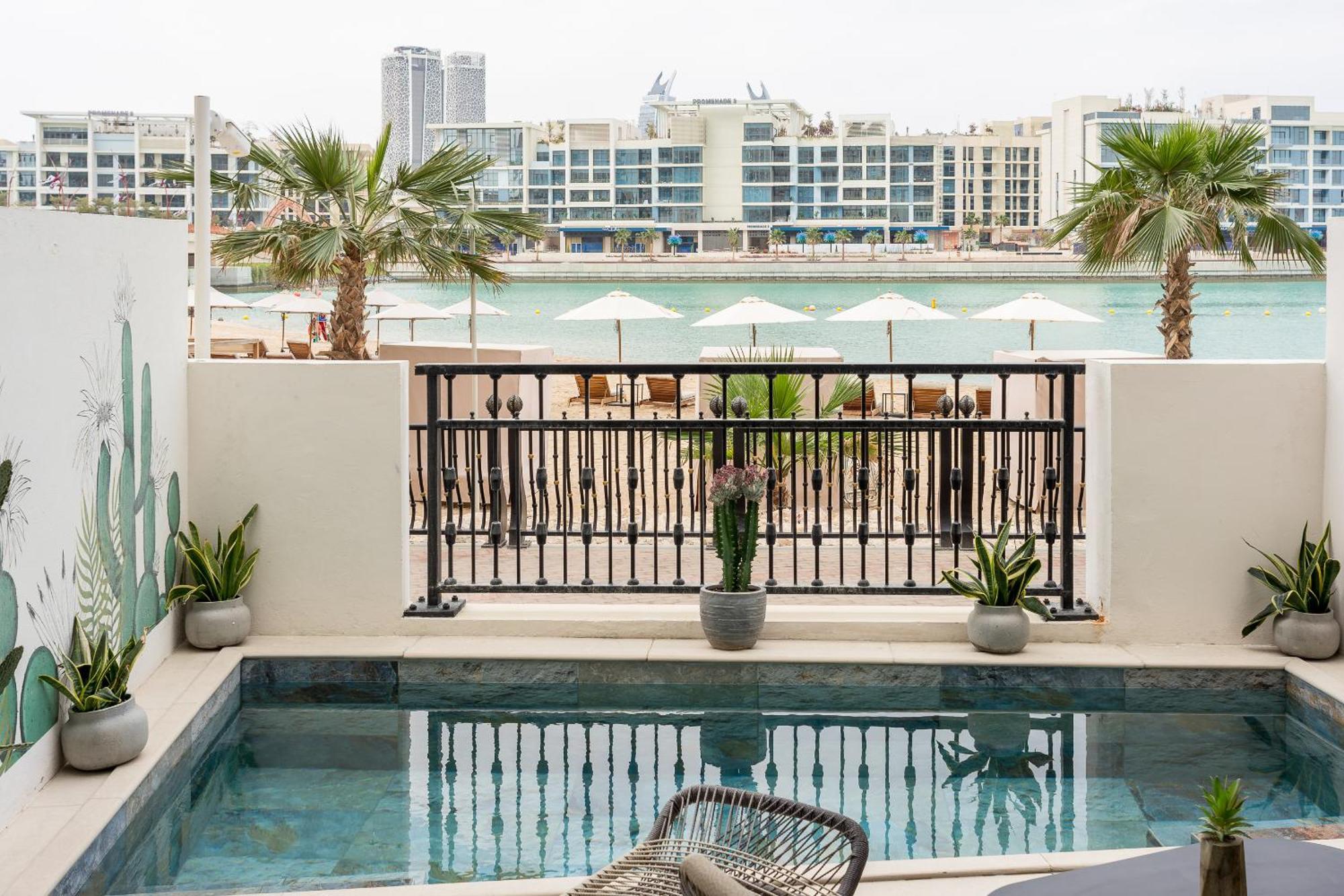 The Townhouses The Pearl Doha Exterior photo